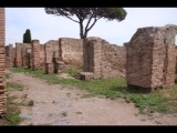 08176 ostia - regio v - via dell'invidioso - edificio (v,iv,3) - nordseite - bli ri suedosten - 06-2024.jpg